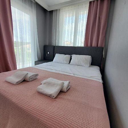 5 Mins To Airport Private Villa Room Istanbul Ngoại thất bức ảnh